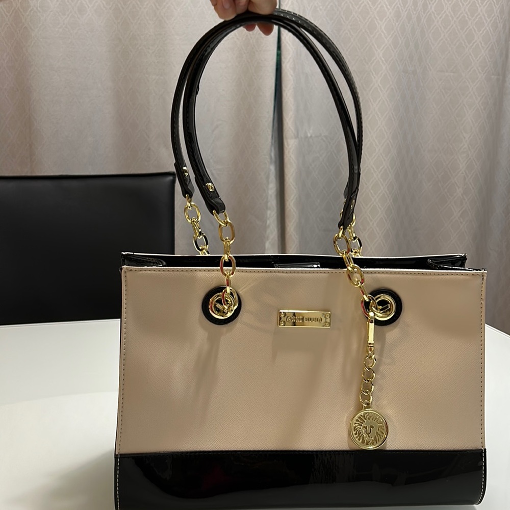 Beautiful Anne Klein handbag